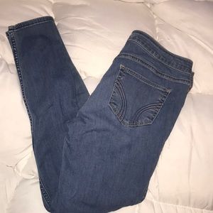 Women's Hollister jeans! (9R)